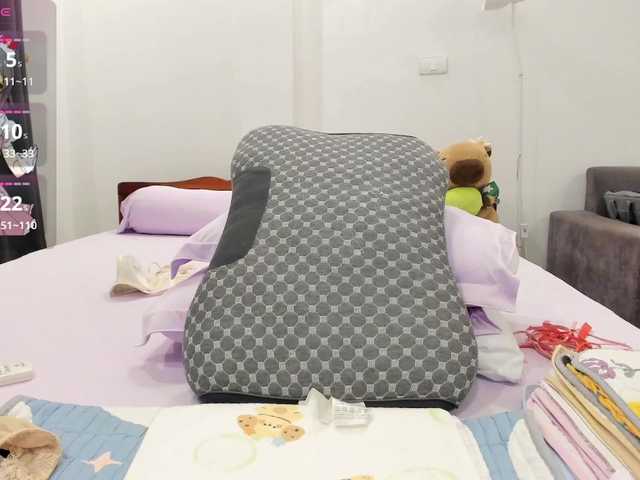 Teahyee live cam on 