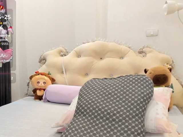 Teahyee live cam on BongaCams