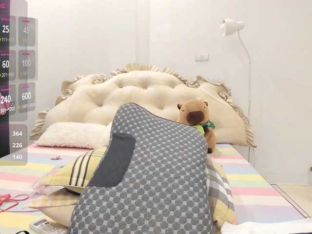 Teahyee live cam on BongaCams