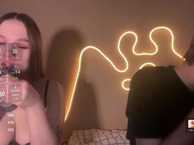  titsDestroy2007 chat room