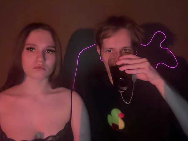  titsDestroy2007 chat room