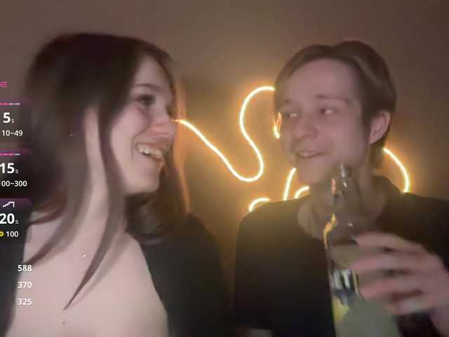 titsDestroy2007 live cam