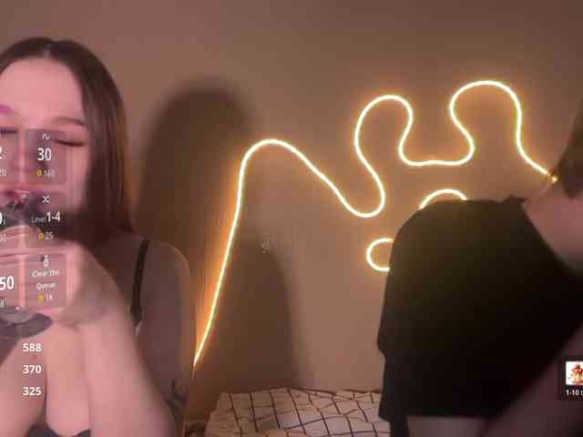 titsDestroy2007 webcam