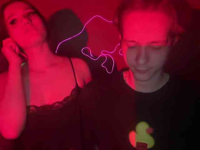 titsDestroy2007 webcam