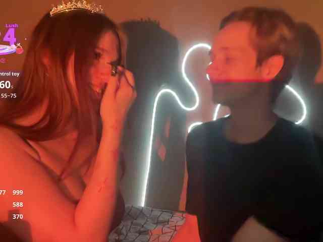 titsDestroy2007 webcam