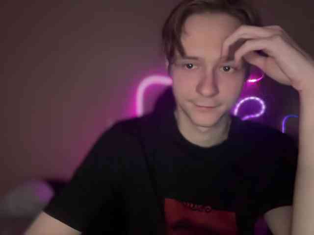 titsDestroy2007 webcam