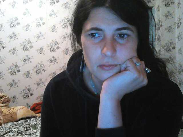 Karolina33 — live female cam