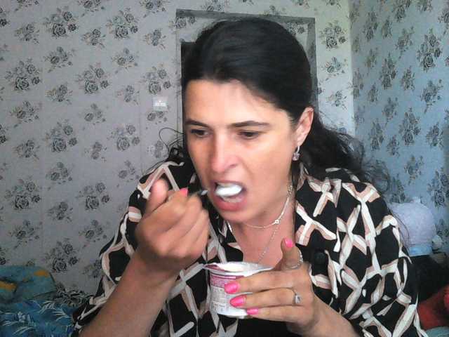 Karolina33 live cam on BongaCams