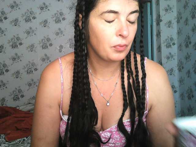 Karolina33 live cam on BongaCams