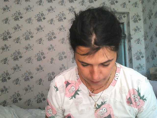 Karolina33 live cam on BongaCams