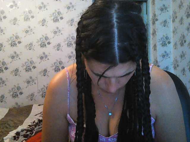 Karolina33 live cam on BongaCams