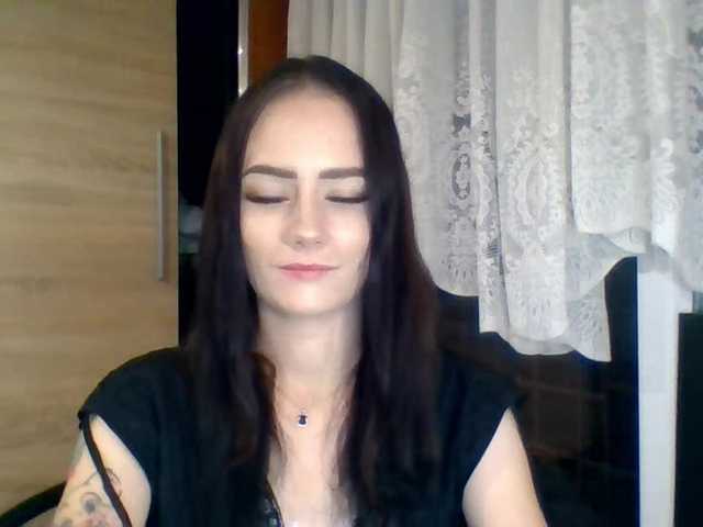 le modèle NinaFlirt est en webcam porno dans un show sur le site bongacams, il possède les tags suivants: White/Caucasian,Brunette,Shaved