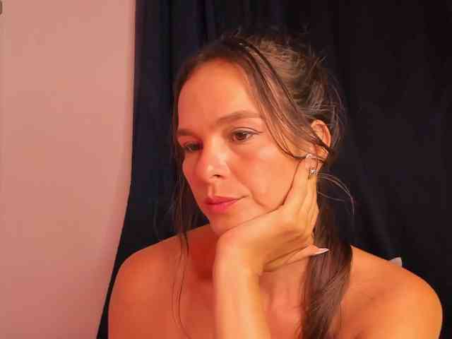 Luevanss Live Webcam on BongaCams