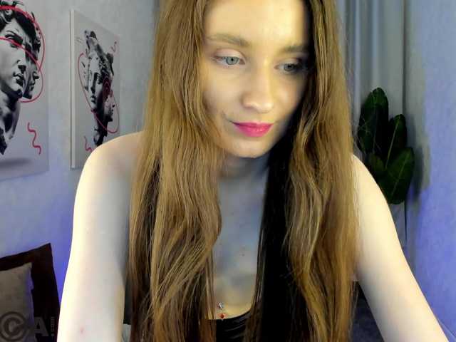 Vanessa-Vibe's BongaCams show and profile