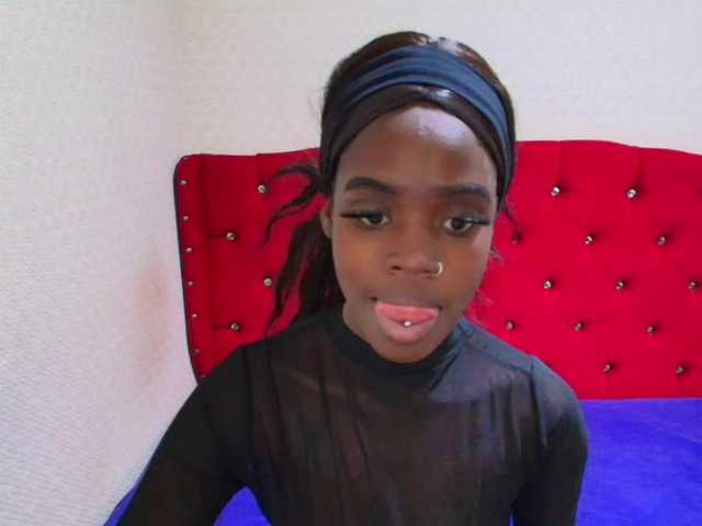 ebonyemily's BongaCams show and profile