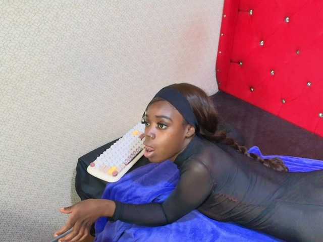 ebonyemily's BongaCams show and profile