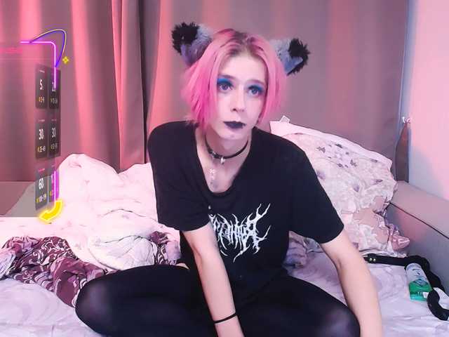 Littlepinkcat live cam preview