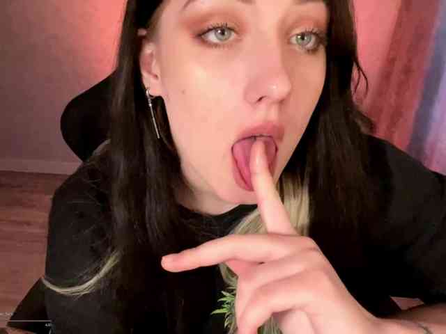 meowluly webcam