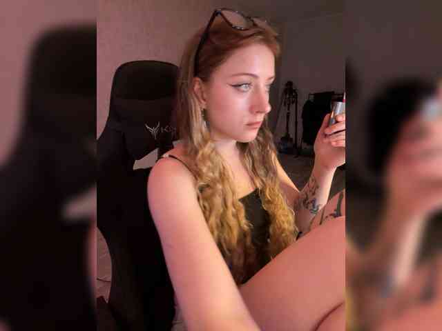meowluly webcam