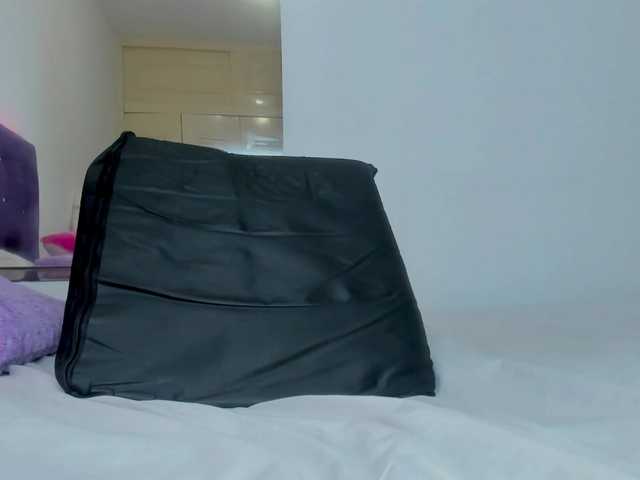 VeronicaSquirt's BongaCams show and profile