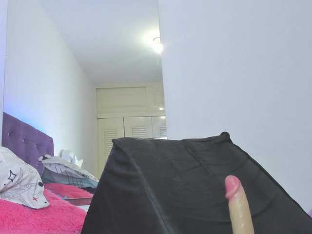 VeronicaSquirt's BongaCams show and profile