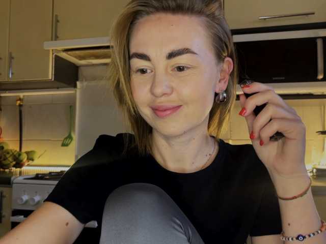 MartaLuna, en vivo ahora en BongaCams