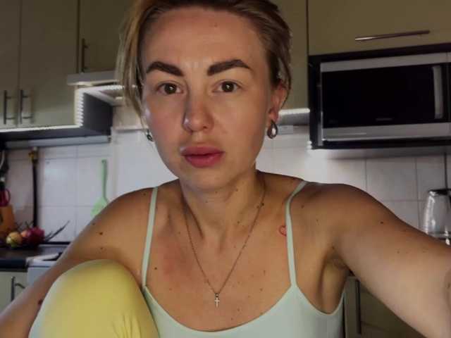 MartaLuna, en directo ahora en BongaCams