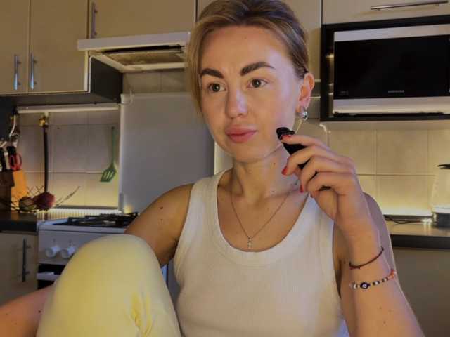 MartaLuna, en directo ahora en BongaCams