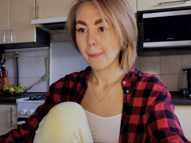 MartaLuna live cam preview