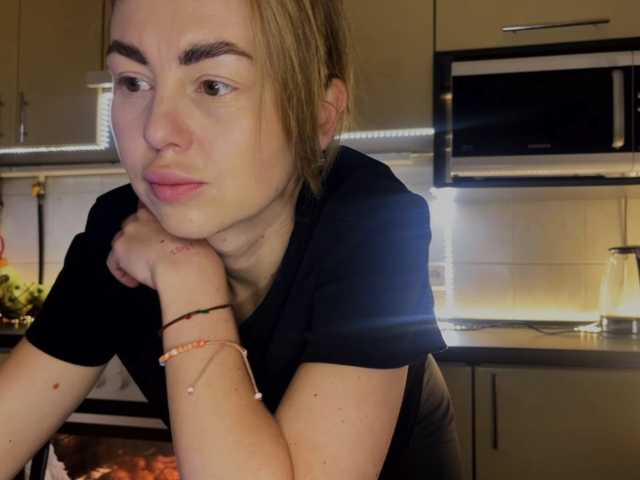 MartaLuna, en vivo ahora en BongaCams