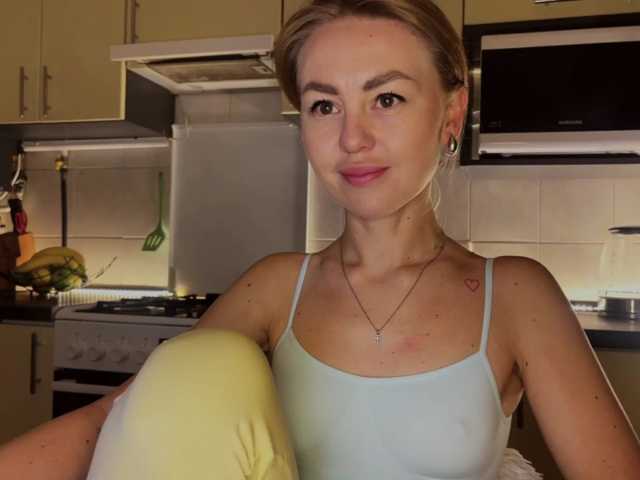 MartaLuna live cam preview