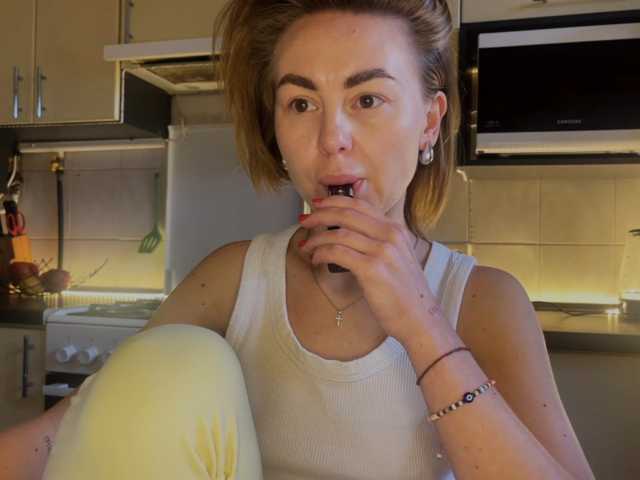 MartaLuna, en directo ahora en BongaCams