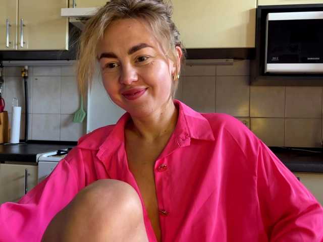 MartaLuna live cam on BongaCams