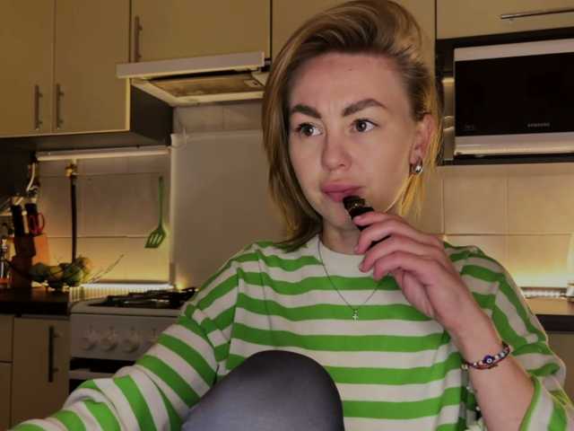 MartaLuna live cam preview