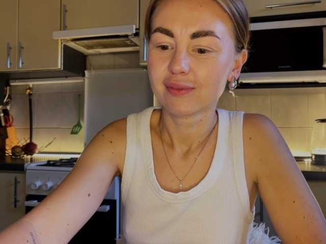 MartaLuna, live now on BongaCams
