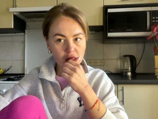 MartaLuna's BongaCams show and profile