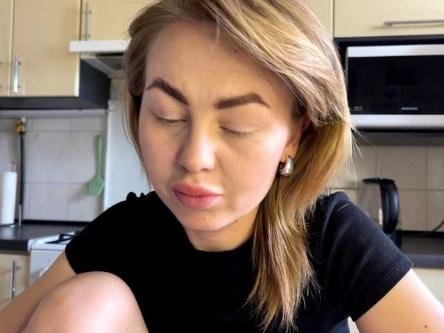 MartaLuna live cam on BongaCams