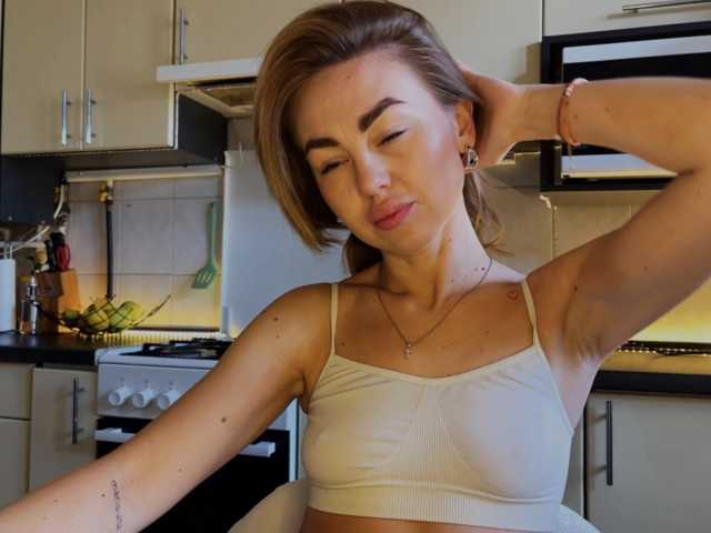 MartaLuna live cam preview