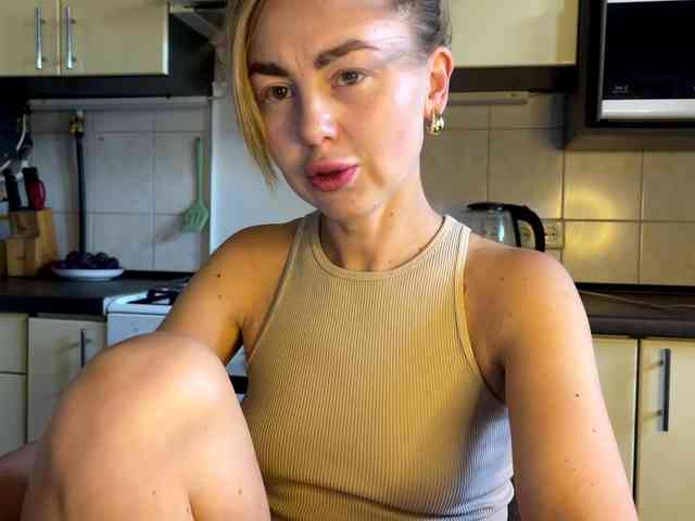MartaLuna Live Webcam on BongaCams