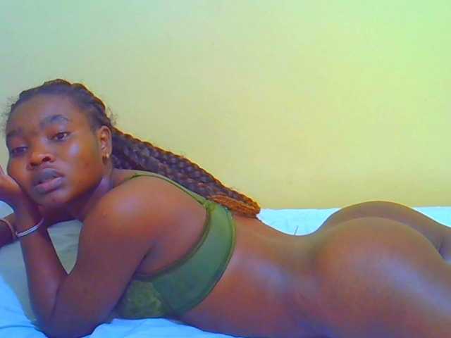 Afrikana5 live cam on BongaCams