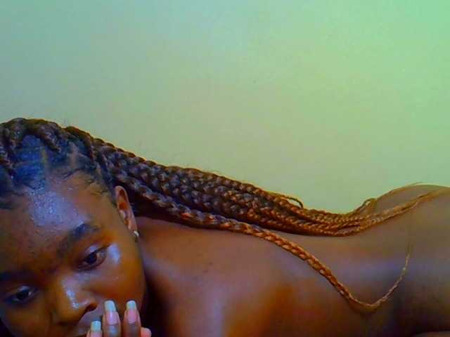 Afrikana5 live cam on BongaCams
