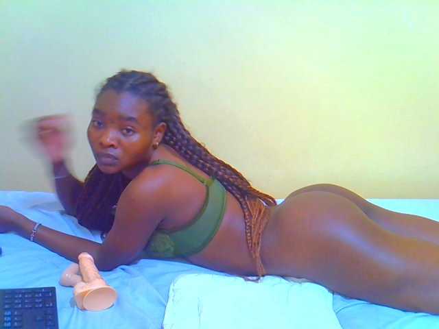 Afrikana5 live cam on BongaCams
