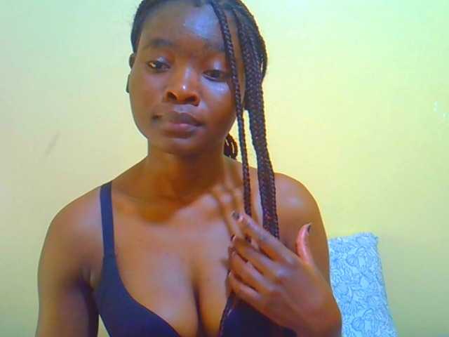 Afrikana5 live cam on BongaCams