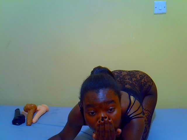 Afrikana5 live cam on BongaCams