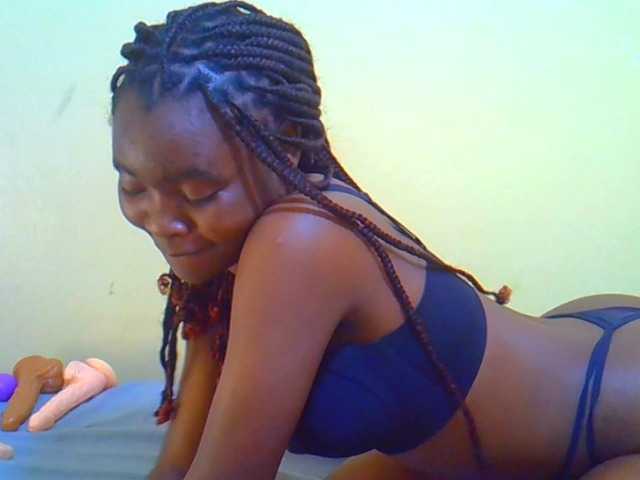 Afrikana5 live cam on BongaCams