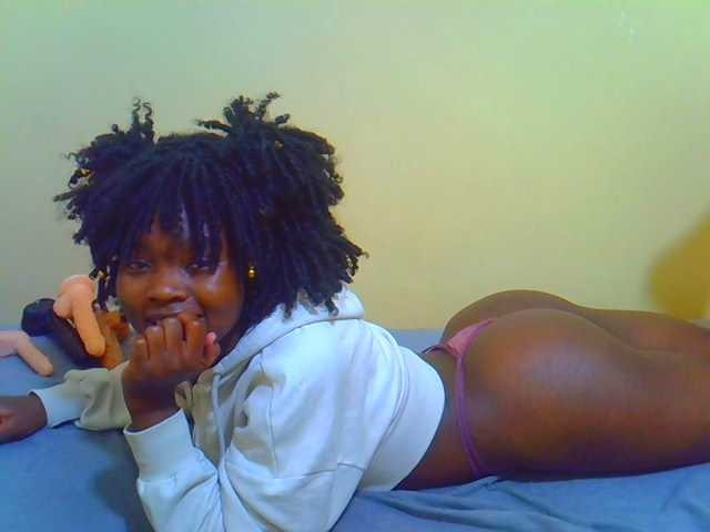 Afrikana5 live cam on BongaCams