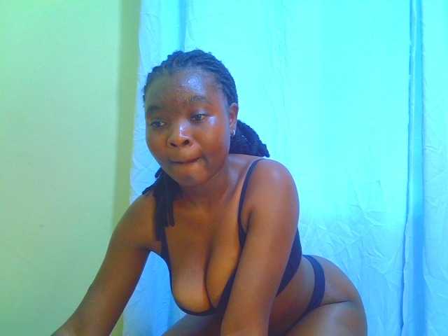 Afrikana5 live cam on BongaCams