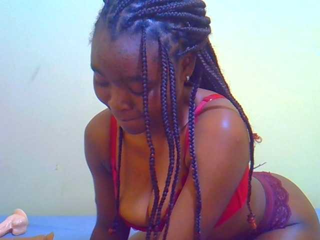 Afrikana5 live cam on BongaCams