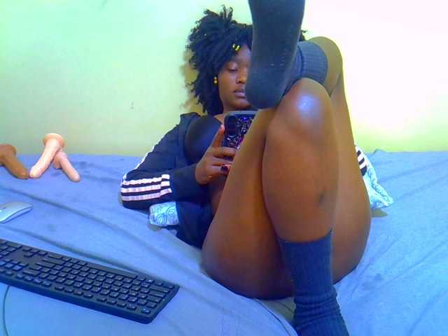 Afrikana5 live cam on BongaCams