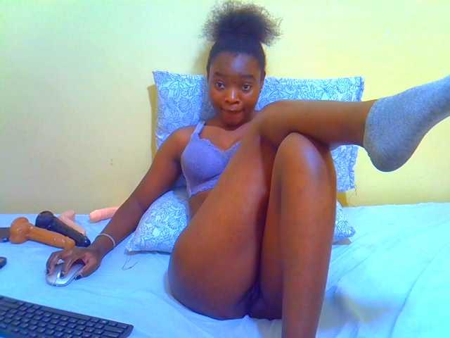 Afrikana5 live cam on BongaCams